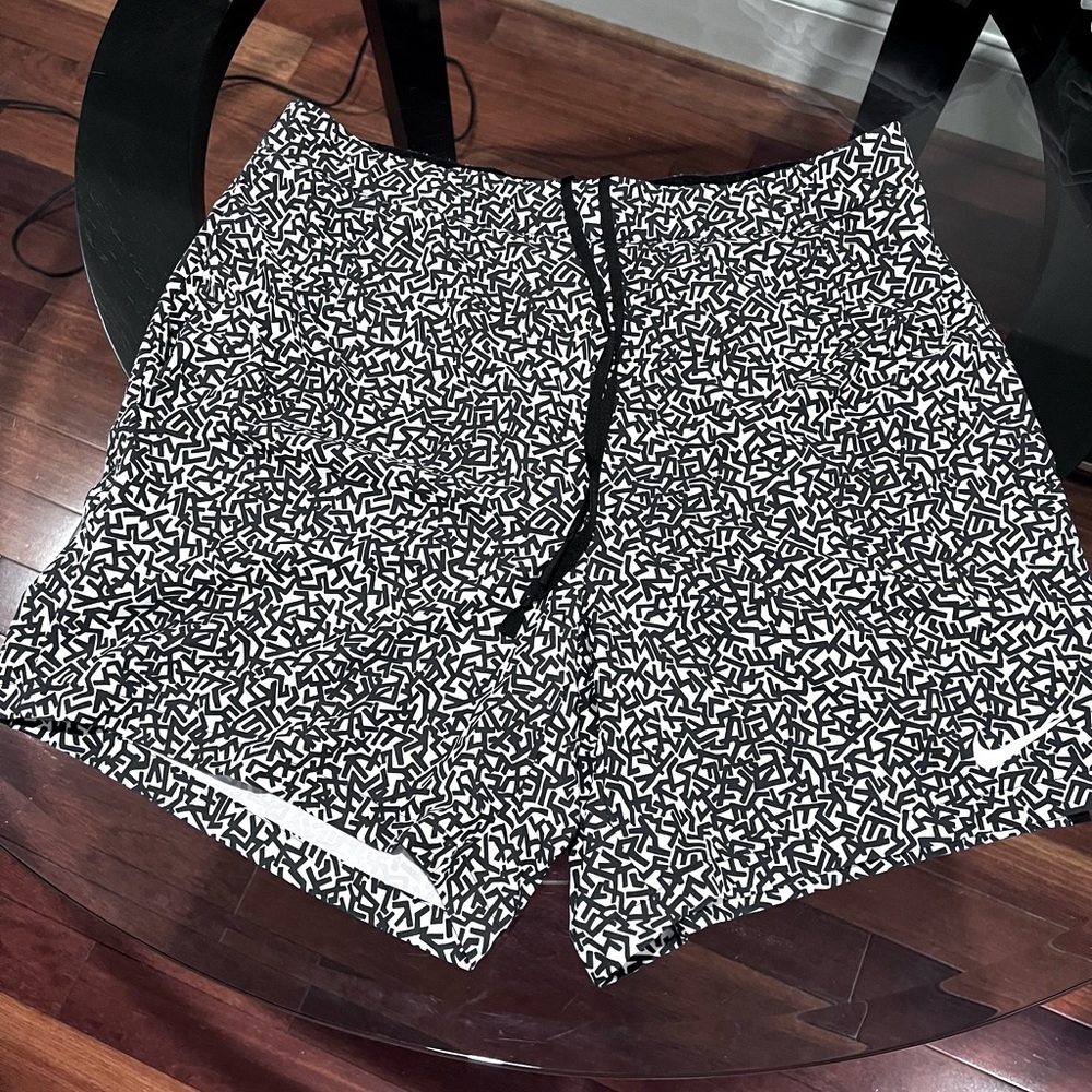 Nike athletic shorts size LG